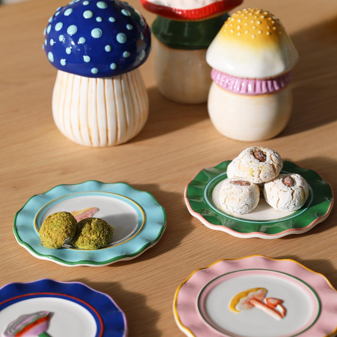 Plate magic mushroom set of 4