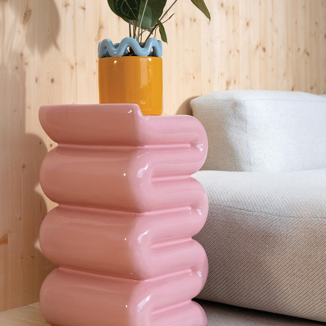 Pillar whip pink