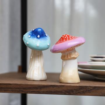 Salt & pepper magic mushroom
