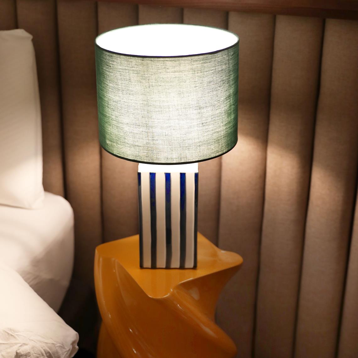 Table lamp streak