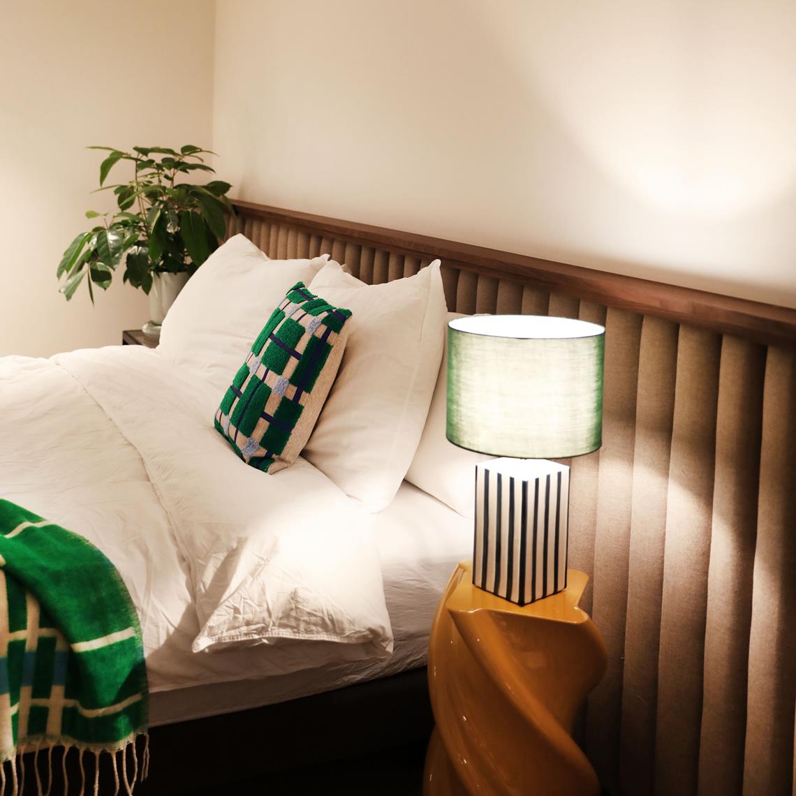 Table lamp streak