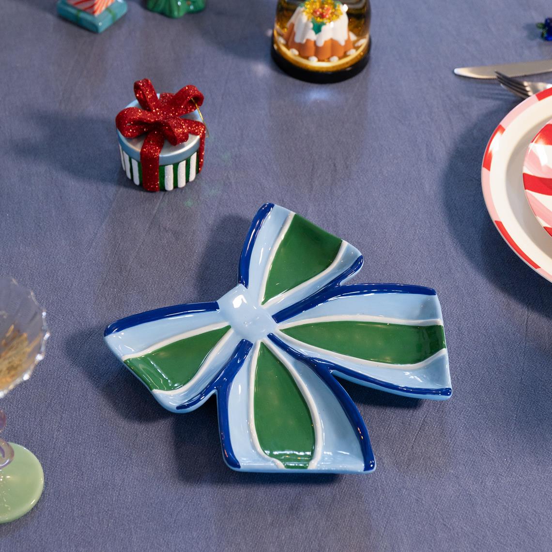 Plate ribbon blue