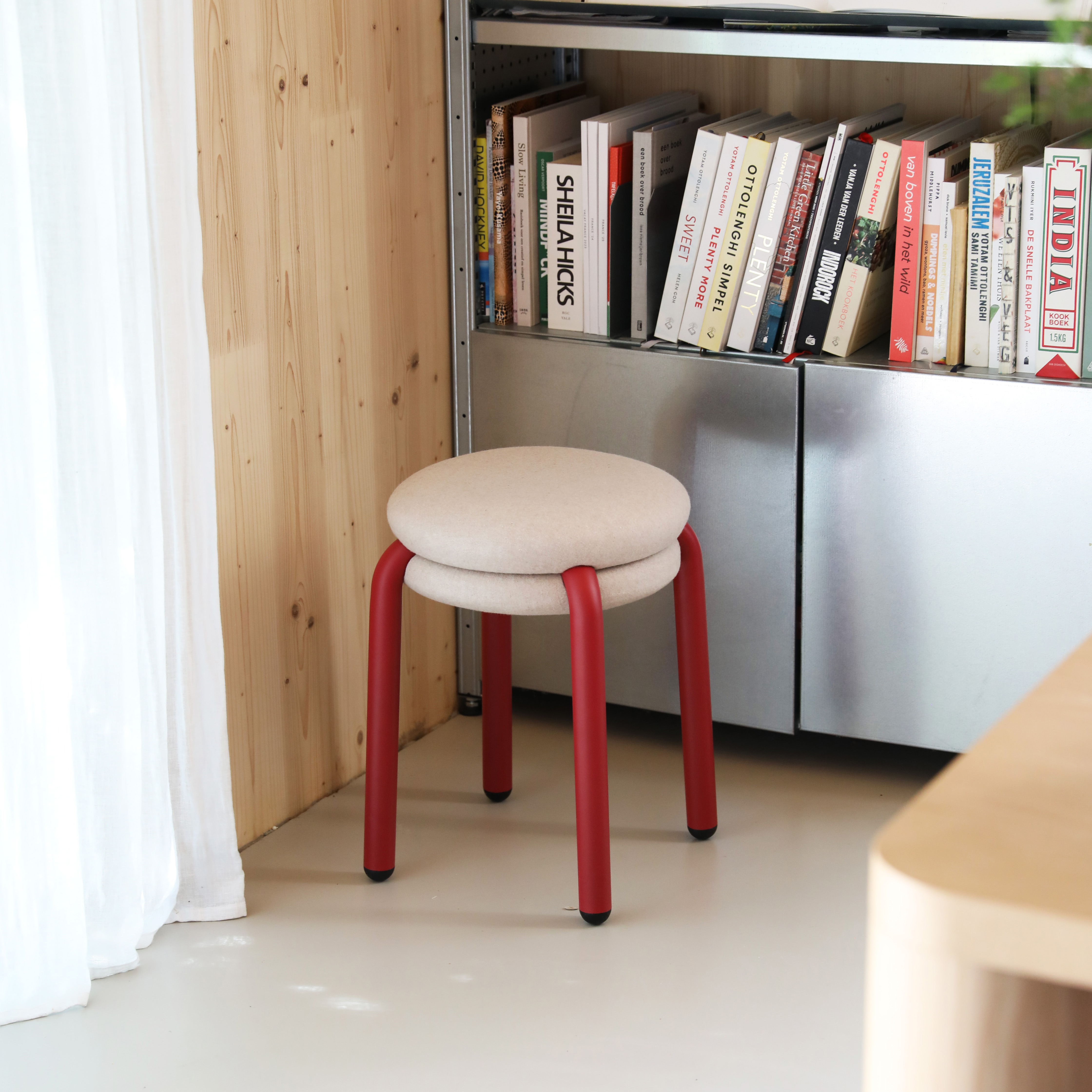 Stool macaron beige