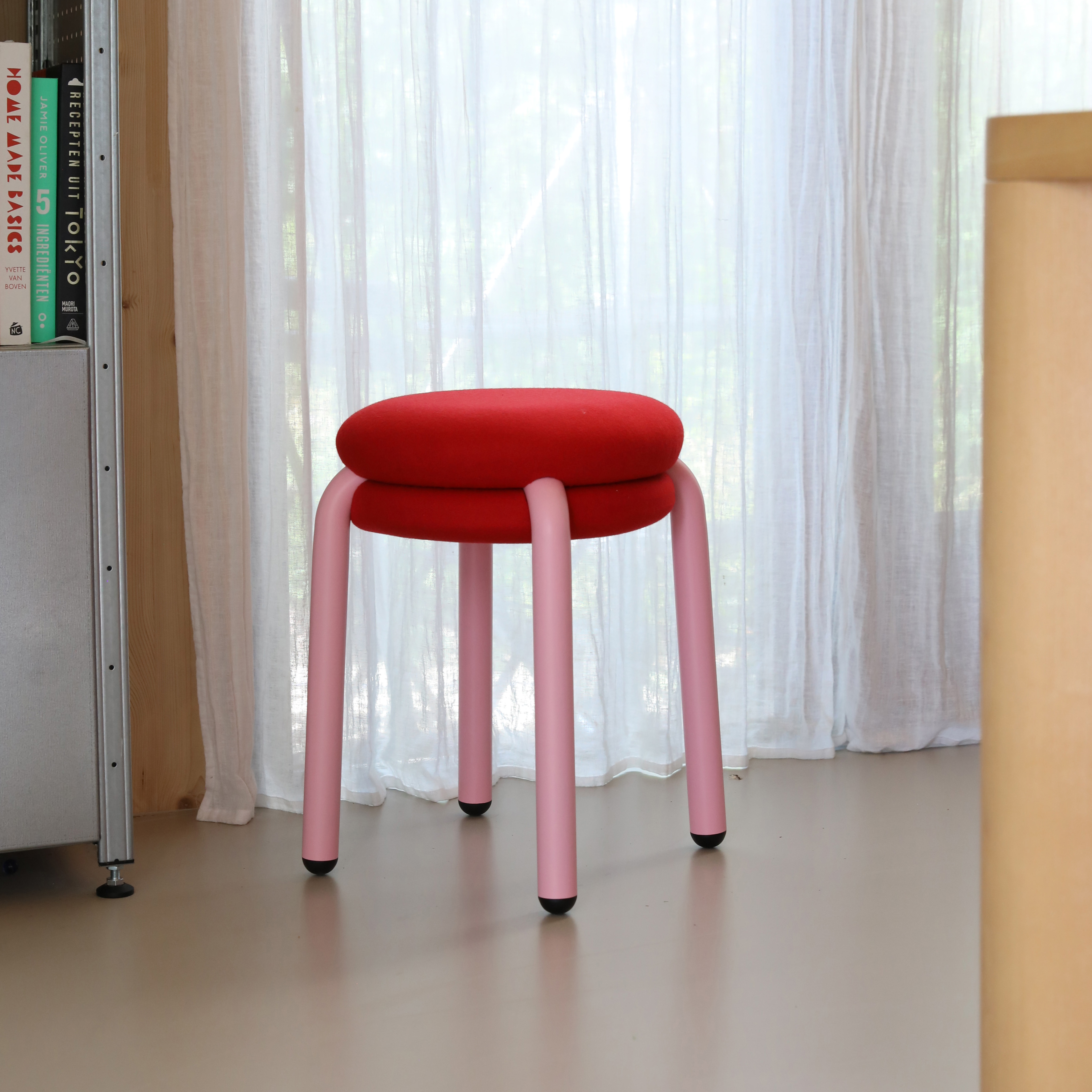 Stool macaron red