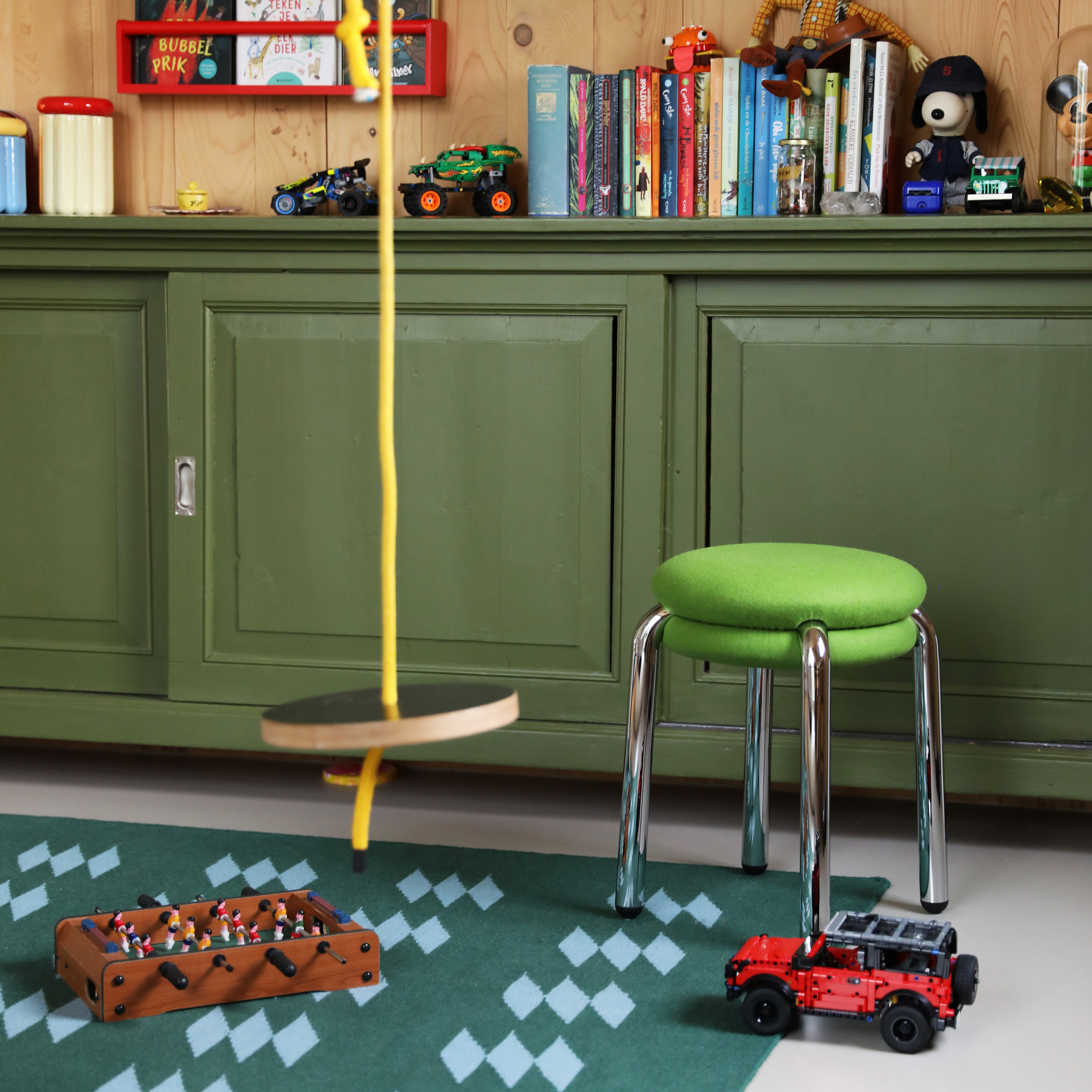 Stool macaron green