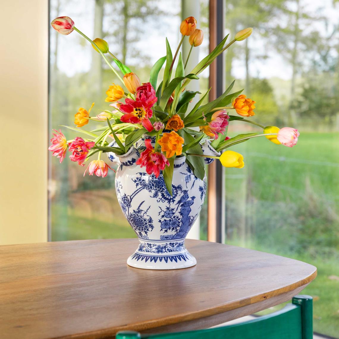 Vase tulip cascade