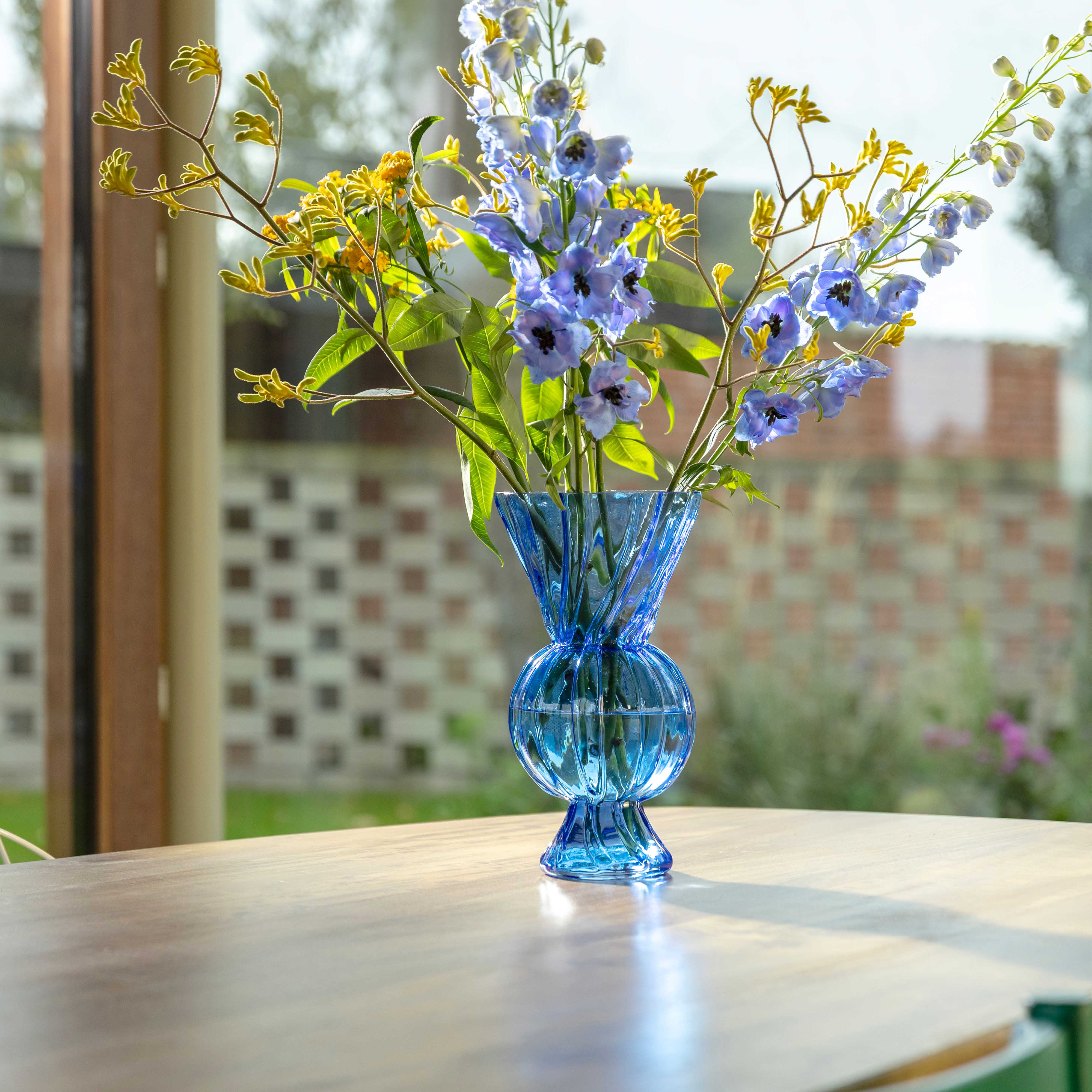 Vase rhombic glass blue